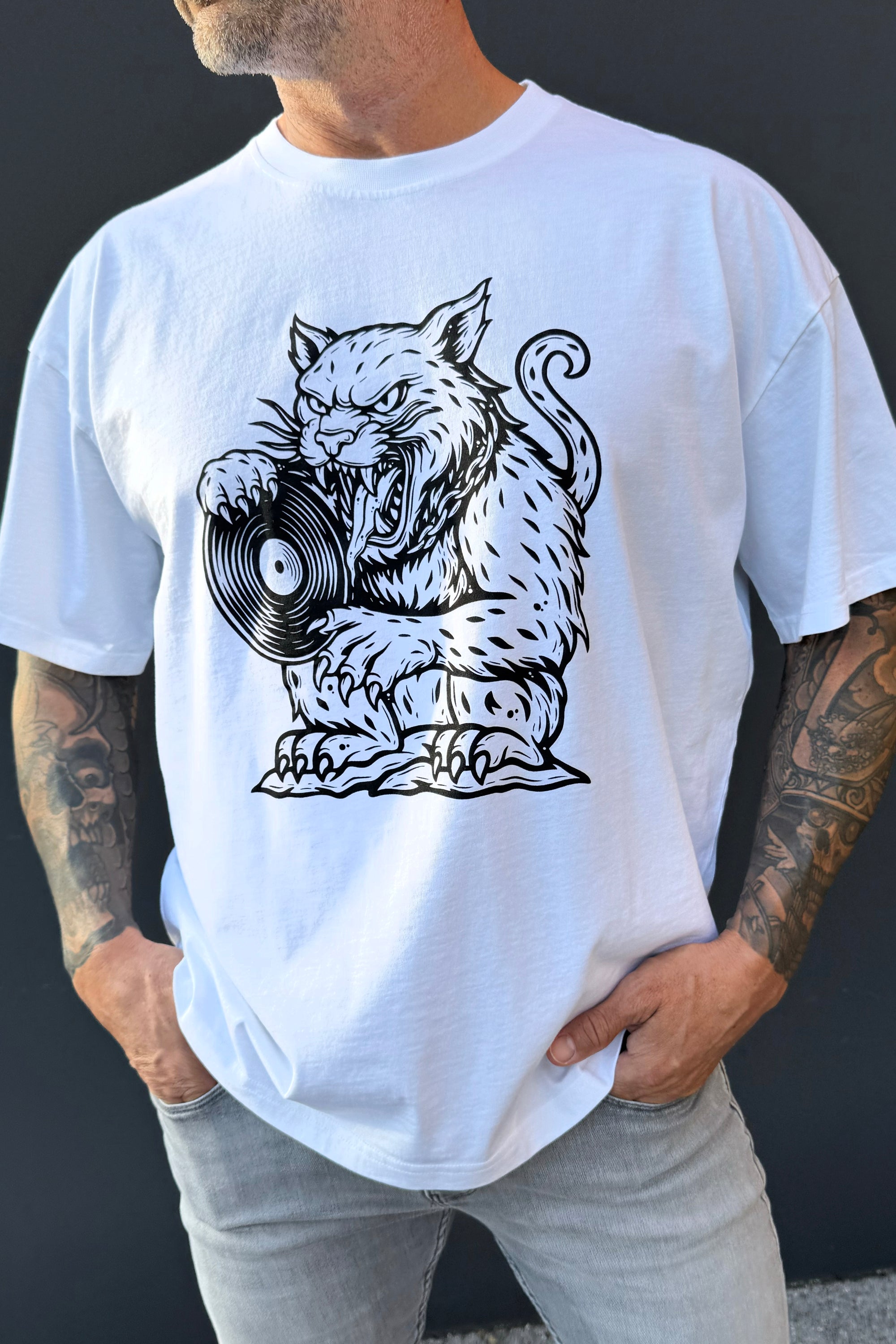 T-Shirt – VINYL LEO