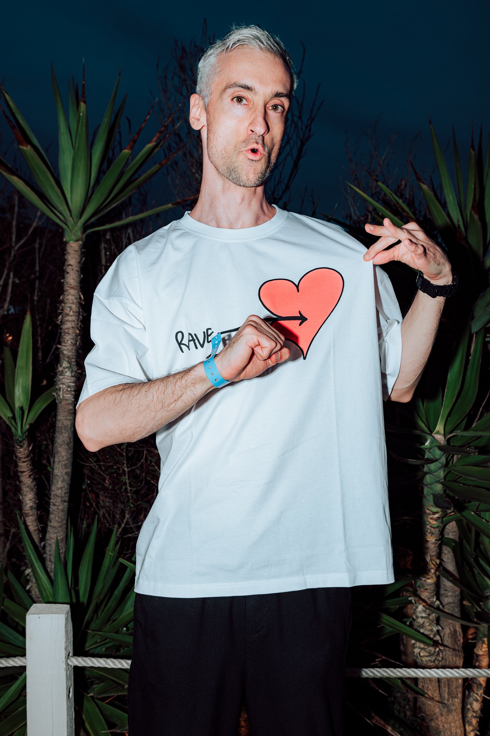 T-Shirt - Rave into Heart